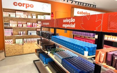 Natura inaugura loja no Santa Maria Outlet, em Cravinhos