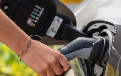 Ribeirão Preto ganha eletroposto com recarga rápida para veículos elétricos