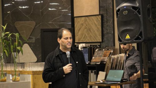 “Meu bisavô estaria orgulhoso de ver esse legado”, destaca bisneto de Oscar Niemeyer durante encontro com arquitetos em Ribeirão Preto