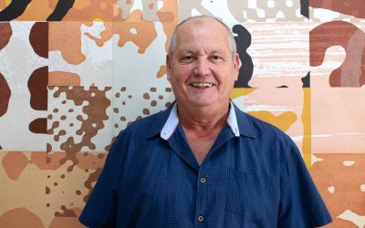 Exposição gratuita em Ribeirão Preto destaca a arte e poesia de Gastão Debreix