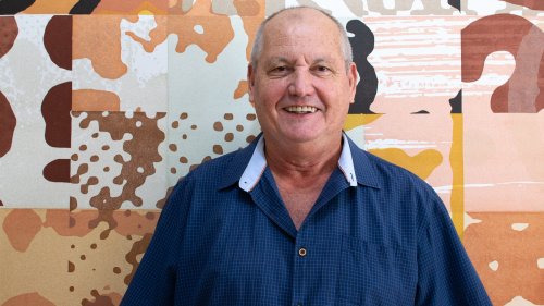 Exposição gratuita em Ribeirão Preto destaca a arte e poesia de Gastão Debreix