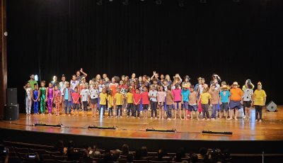 Tocando e Encantando encerra temporada com espetáculo gratuito no Teatro Municipal