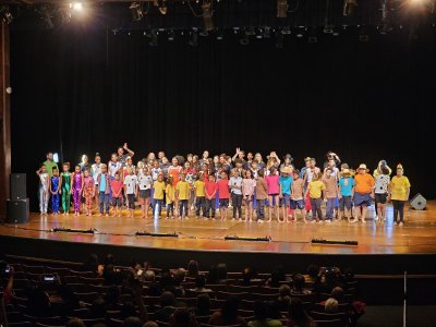 Tocando e Encantando encerra temporada com espetáculo gratuito no Teatro Municipal