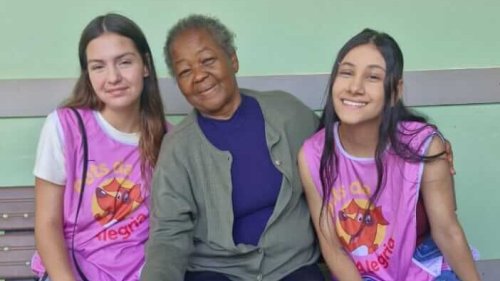 Jovens podem ser voluntários em visitas com cães de terapia