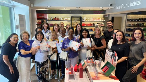 Grupo Cedro e Adevirp realizam Workshop de Maquiagem Inclusiva para mulheres com mais de 60 anos