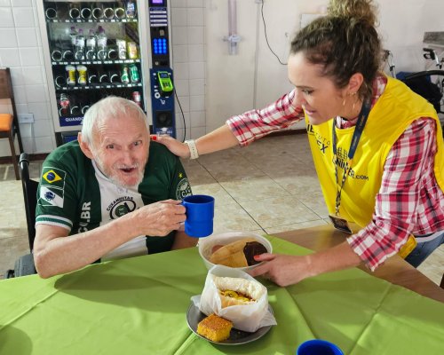 Voluntariado: uma alegria para quem doa o seu tempo ao próximo
