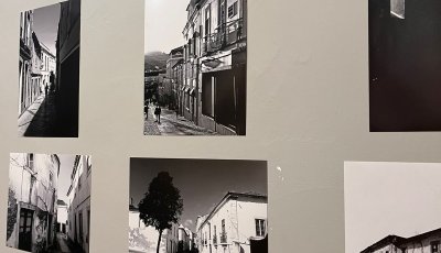 Exposição no ShoppingSantaÚrsula retrata experiência artística entre Brasil e Portugal