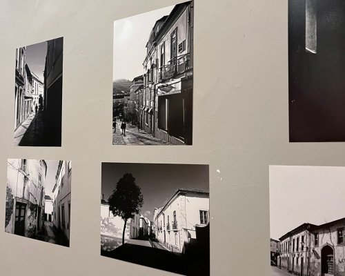 Exposição no ShoppingSantaÚrsula retrata experiência artística entre Brasil e Portugal