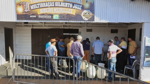 R$ 91 mil em jogo e muita tradição no ar: começou o Torneio Leiteiro da Festa do Leite de Batatais