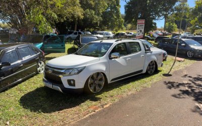 Encontro solidário de carros modificados arrecada alimentos para famílias em situação de vulnerabilidade em Ribeirão Preto