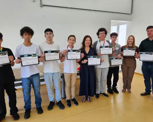 Alunos da rede municipal de Ribeirão Preto recebem premiação nacional da OBMEP