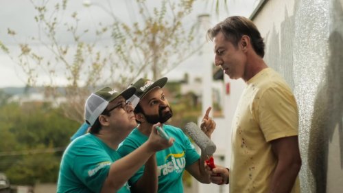 Campanha ressalta o valor do pintor profissional em peças que unem a paixão do brasileiro por futebol com a pintura