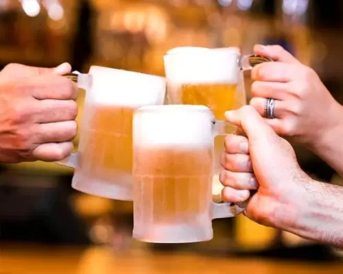 Dia Internacional da Cerveja: Outback terá chopp com 50% de desconto durante a noite toda nesta sexta-feira (02)