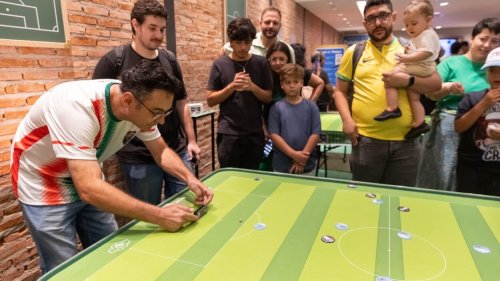 Futebol de botão volta a unir gerações em Ribeirão Preto