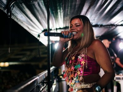 Bloco Califórnia foi marcado pelos ritmos brasileiros: pré-Carnaval teve do axé baiano ao funk carioca para 15 mil foliões em Ribeirão Preto