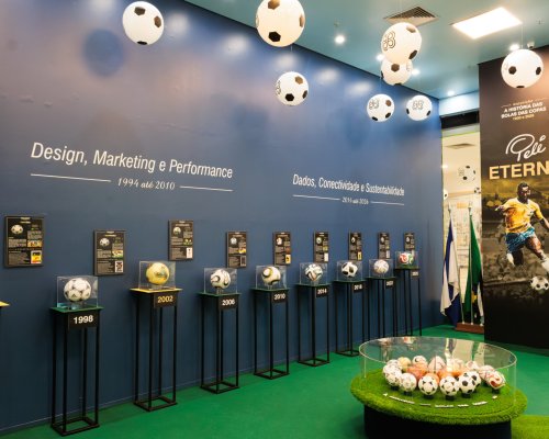 Exposição Bolas das Copas no Shopping Santa Ursula. Foto Renato Lopes