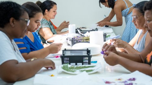Instituição Aparecido Savegnago promove oficinas para mães de alunos em Sertãozinho