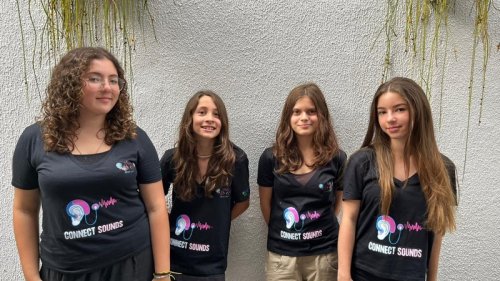 Premiadas nos Estados Unidos, jovens da Bionic Girls ministram palestra sobre aplicativo que ajuda pessoas com deficiência auditiva no POW Festival