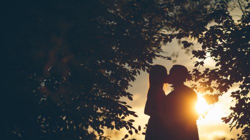  Dia do Beijo: ato traz inúmeros benefícios para a saúde