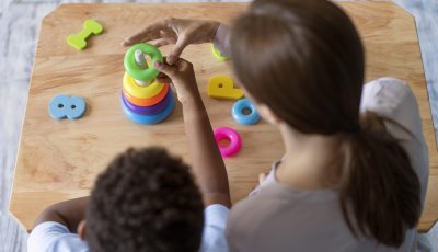 Especialista alerta como escolher a escola correta para alunos com Transtorno do Espectro Autista (TEA)
