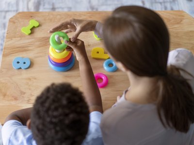 Especialista alerta como escolher a escola correta para alunos com Transtorno do Espectro Autista (TEA)