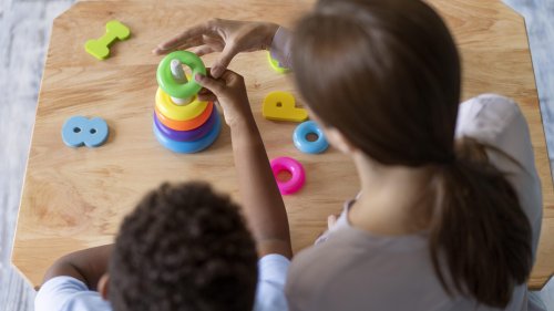 Especialista alerta como escolher a escola correta para alunos com Transtorno do Espectro Autista (TEA)