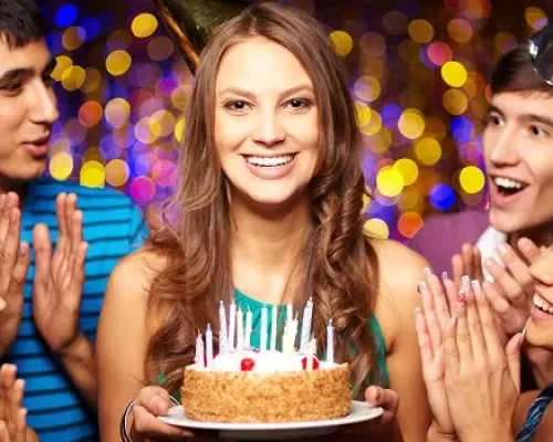 No Parabéns pra você: afinal é pique ou é big?