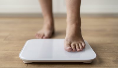 Por que tantas dietas falham? Nutricionista explica como emoções e rotina influenciam a alimentação