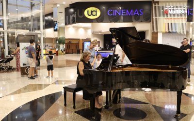 RibeirãoShopping promove apresentações gratuitas de piano com repertório musical inspirado nas férias