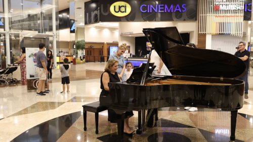RibeirãoShopping promove apresentações gratuitas de piano com repertório musical inspirado nas férias
