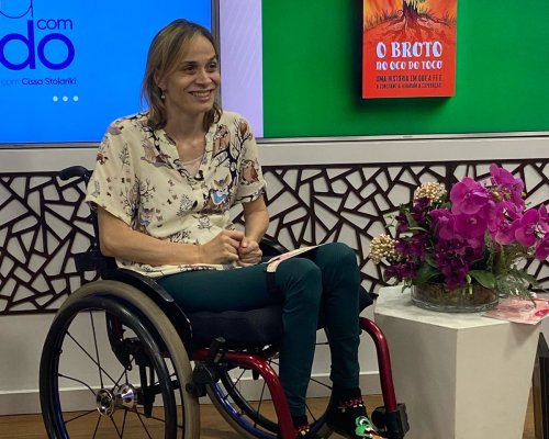 ShoppingSantaÚrsula recebe lançamento do primeiro livro de Poliana David