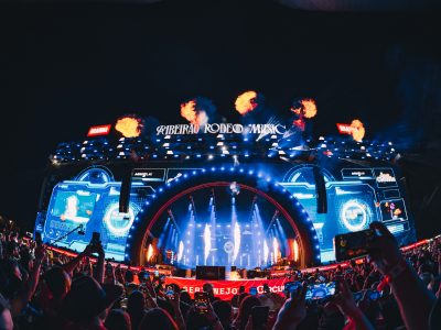 Ribeirão Rodeo Music 2026 começa com shows e provas na arena em Ribeirão Preto