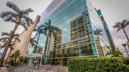 ShoppingSantaÚrsula promove ações sociais com McDia Feliz, doações e sessão de cinema