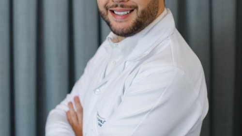 Tricologista explica as diferenças entre hidratação, nutrição e reconstrução e alerta para o risco da ‘saturação capilar’